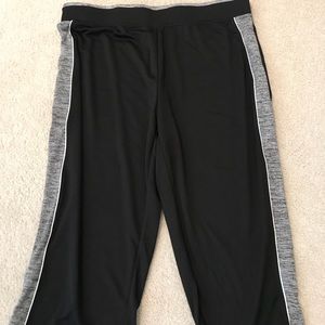 Nearly new 1x workout capris